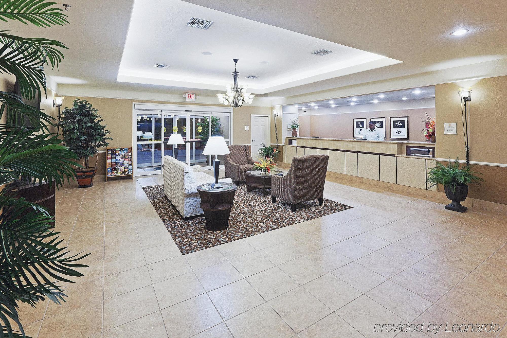 La Quinta By Wyndham Bay City Beltér fotó